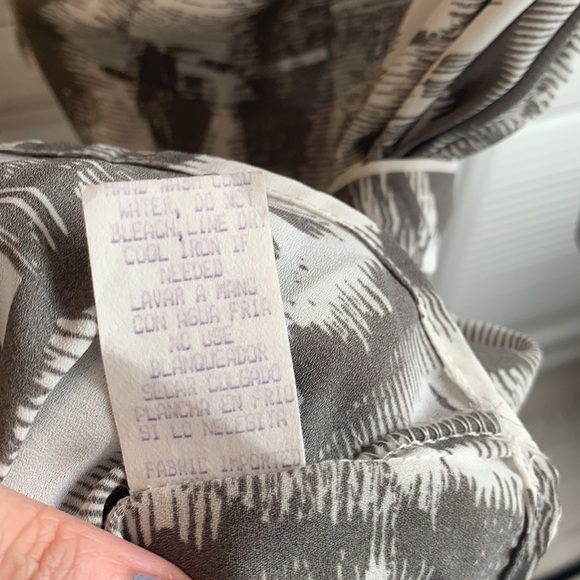 ✅ $10 ADD-ON ONLY ✅ Cold Shoulder Grey+ White belted summer dress ✅ $10 ADD-ON - Picture 6 of 12